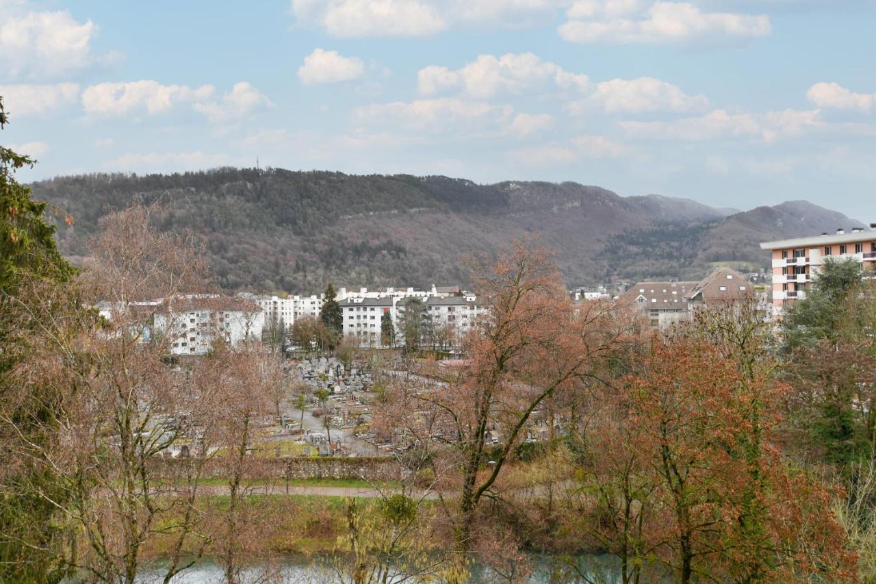 Nice Apartment With Balcony Very Close To The City Center Annecy Dış mekan fotoğraf