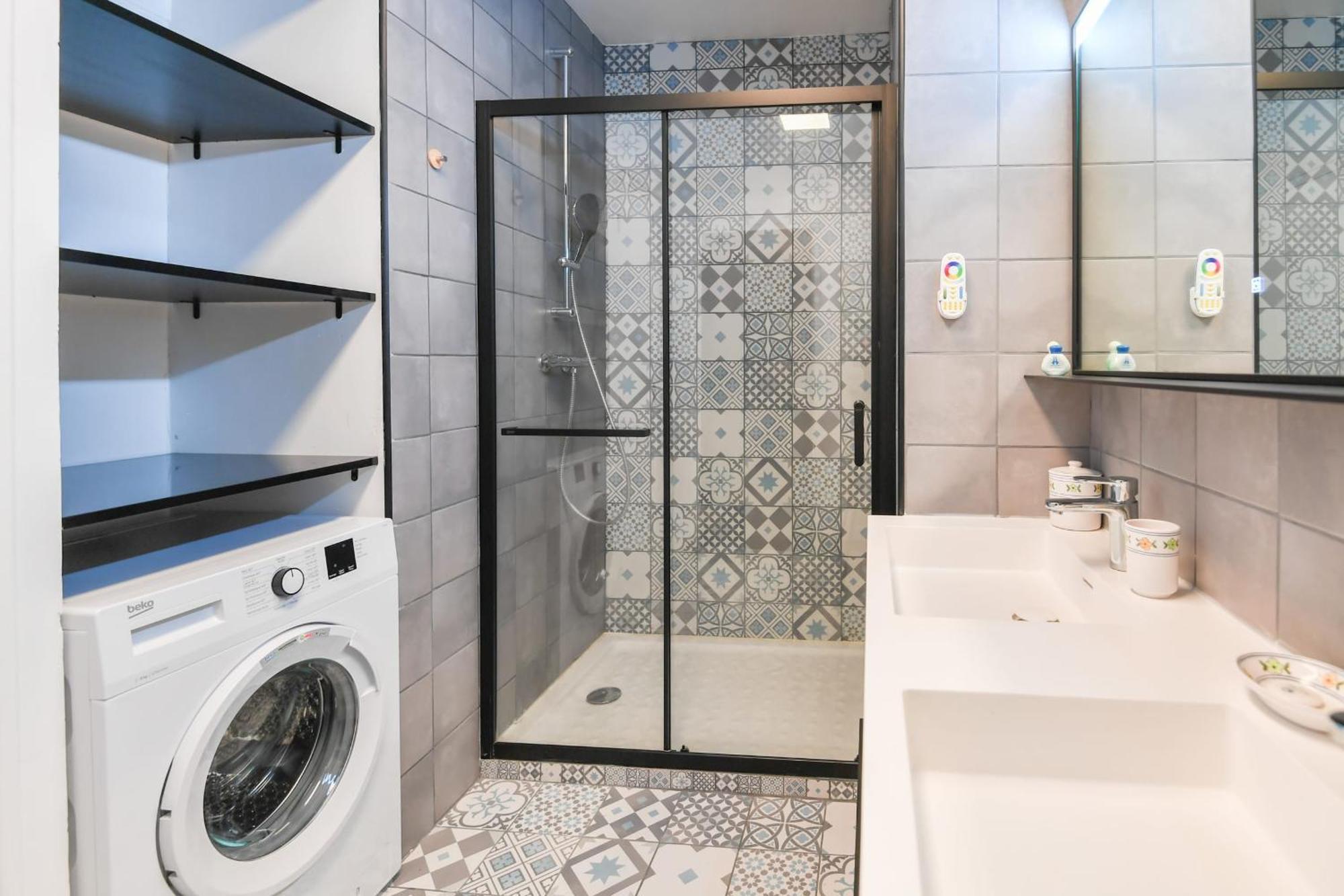Nice Apartment With Balcony Very Close To The City Center Annecy Dış mekan fotoğraf